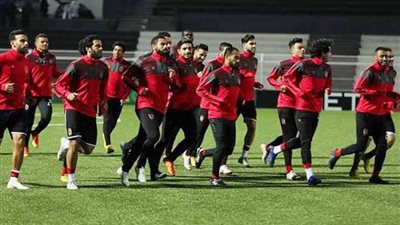 الأهلي يبدأ مرانه الختامي في الجزائر 