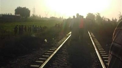 مصرع سائق صدمه قطار أثناء عبوره السكة الحديد بكفر الدوار