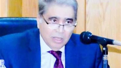 محافظ المنيا يسلم 20عقدًا لتقنين أوضاع أراضي أملاك الدولة