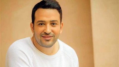 الخميس: الشاعر تامر حسين علي 9090