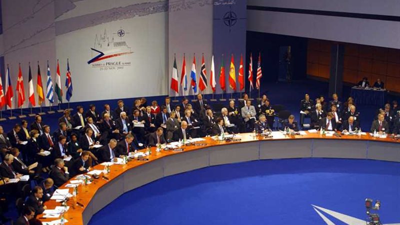 الناتو يحمل روسيا