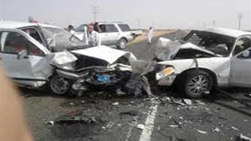 مصرع وإصابة ١٢ في