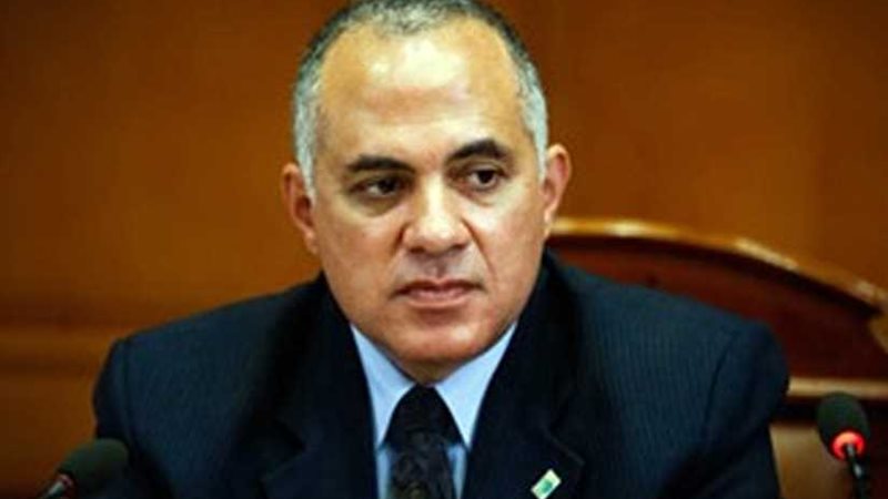 وزير الري يبحث تنفيذ