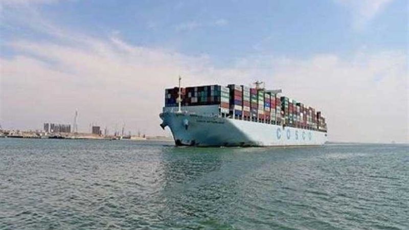 44 سفينة تعبر المجرى