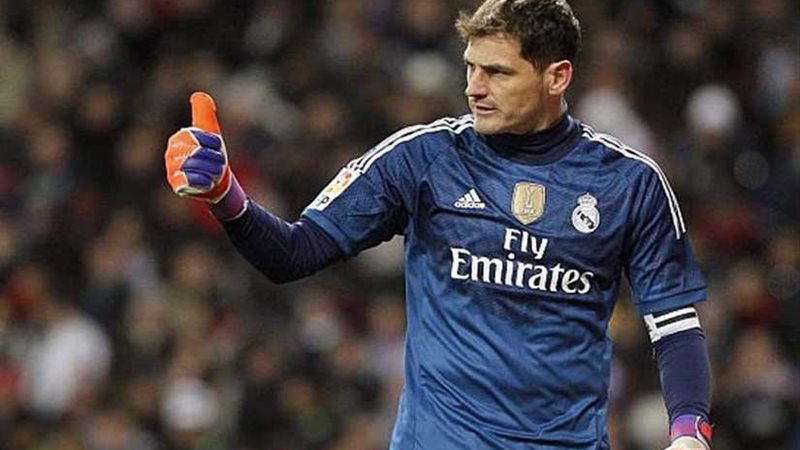 كاسياس يناشد جماهير