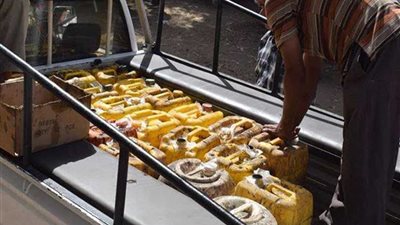 2 طن لبن و740 لتر زيت طعام غير صالحة للاستخدام الآدمي بأبو قرقاص