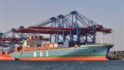 إعادة فتح موانئ السويس واستمرار إغلاق نويبع وشرم الشيخ لسوء الأحوال الجوية