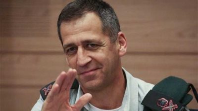 خلافًا لموقف نتنياهو.. وزير الدفاع الاسرائيلى يرشح 