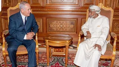 السلطان قابوس يستقبل نتنياهو في أول زيارة لسلطنة عمان (صور)