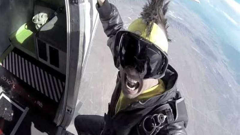 مصرع فنان كندي خلال