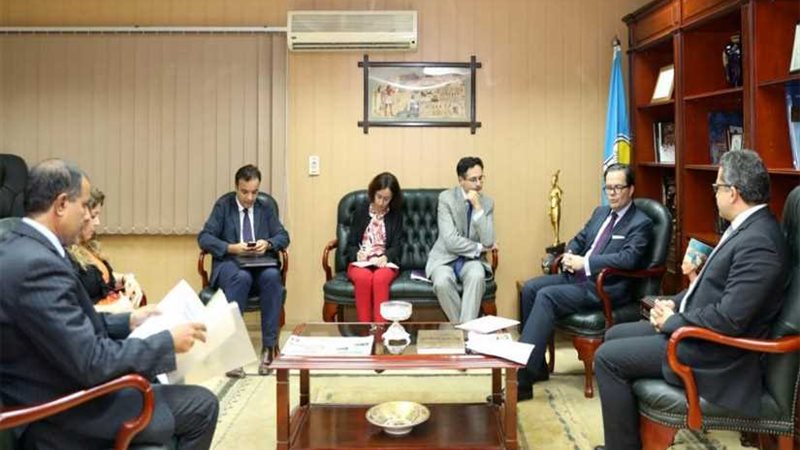 وزير الآثار يستقبل