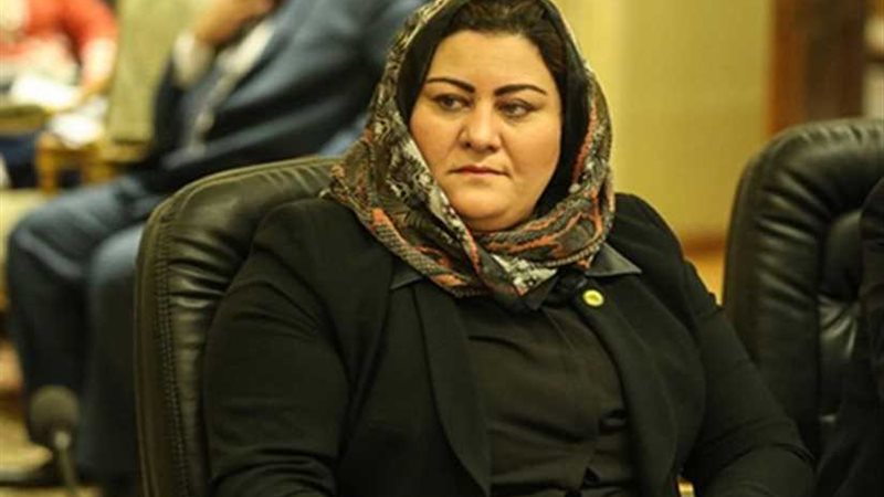 برلمانية تطالب رئيس