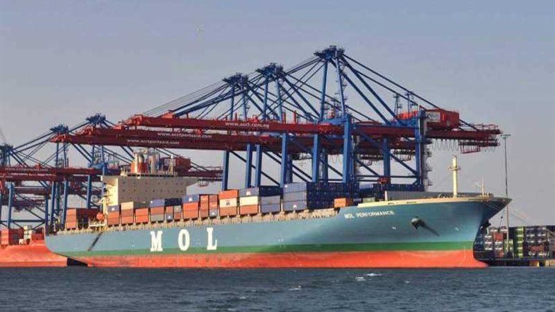إعادة فتح موانئ السويس