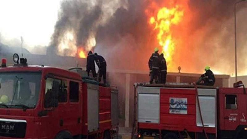 إخماد حريق نشب بمدرسة