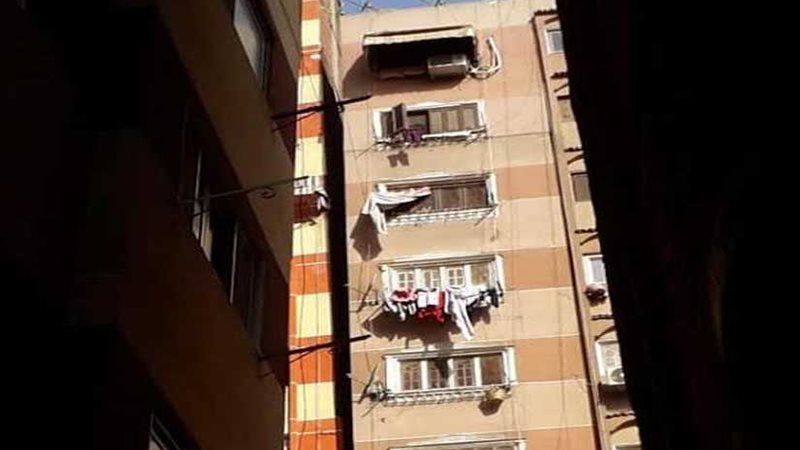 إزالة عقار مائل بحدائق