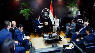 وزيرة الاستثمار تبحث إنشاء جامعة الخليج باستثمارات 5 مليارات جنيه