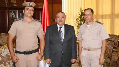 سبع يكرم رئيس نقطة شرطة المستشفيات الجامعية بطنطا