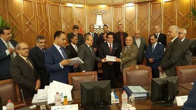 رئيس جامعة أسيوط يُعلن استلامه لمشروعه إنشاء أول مركز للقياس والتقويم بالجامعة