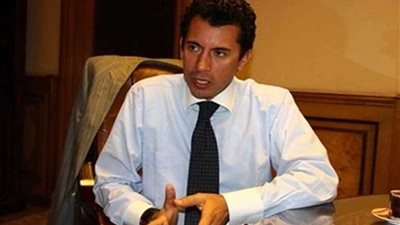 وزير الشباب والرياضة يستعرض مع محافظ الإسماعيلية أهم المشروعات بالمحافظة