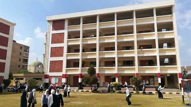 خصم 3 أيام لمعلمة