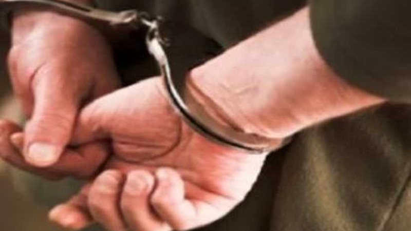 ضبط فلاح أثناء التنقيب