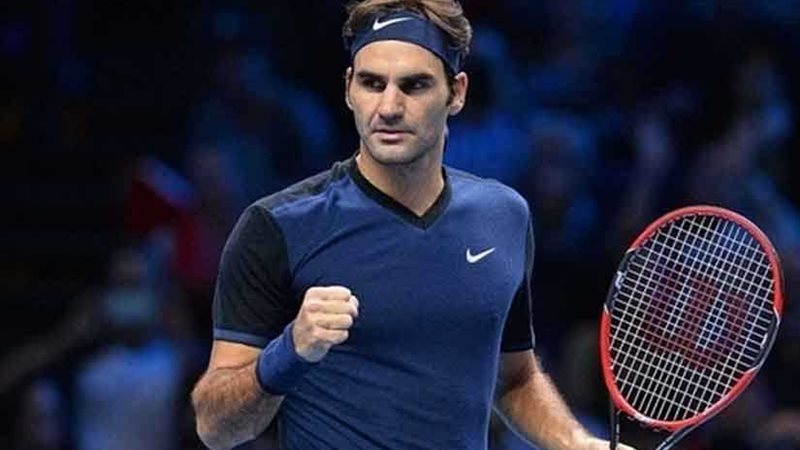 فيدرر يتوج بلقب بطولة