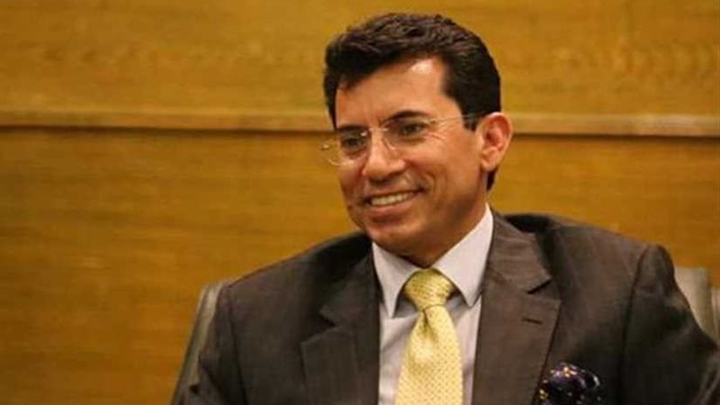 وزير الرياضة يلتقي