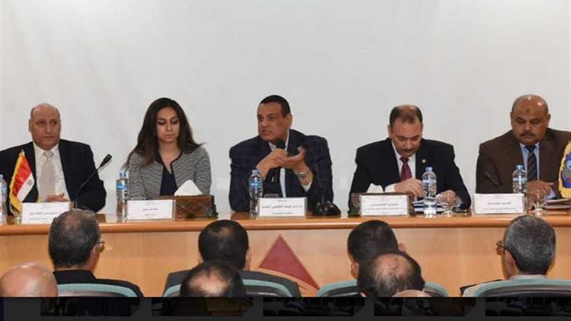 محافظ البحيرة يستقبل