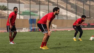 ثنائي الأهلي يغيب عن المران الصباحي