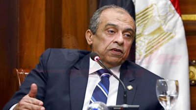 أبوستيت أمام 