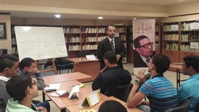 طلاب الصحافة المدرسية يتدربون على فن المقال في مركز بهاء الدين بأسيوط..(صور)
