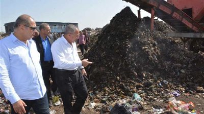 محافظ الغربية يتفقد مجمع مصانع تدوير القمامة بدفرة