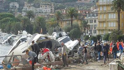 عواصف تضرب أوروبا.. وتوقع قتلى في إيطاليا