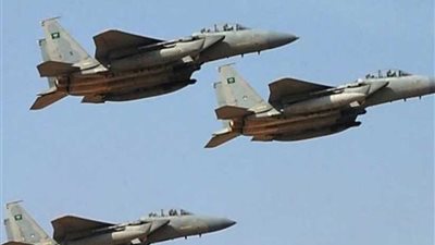 طيران التحالف العربي يشن عدة غارات على معسكر تدريبي للحوثيين في الحديدة
