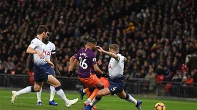 مانشستر سيتي يفوز على توتنهام بصعوبة ويعتلي صدارة الدوري الإنجليزي