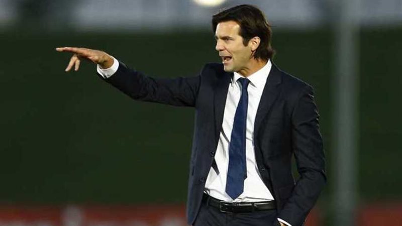 سولاري يقود أول مران