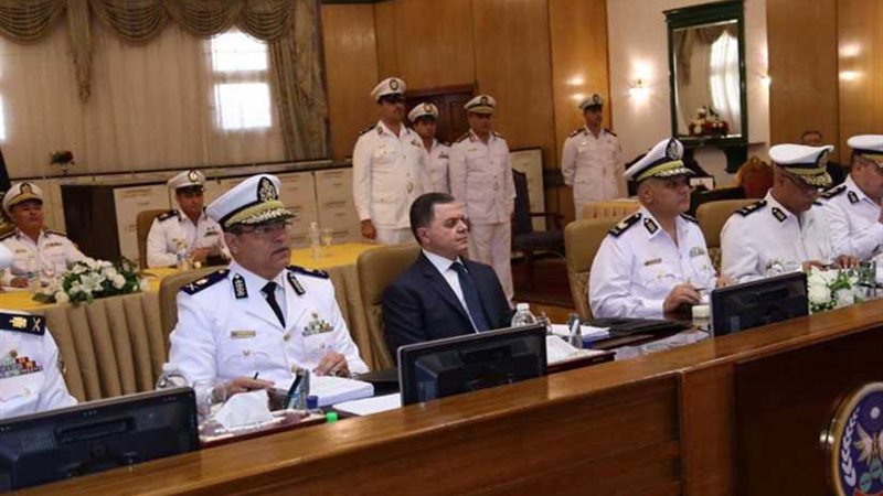 وزير الداخلية يتفقد