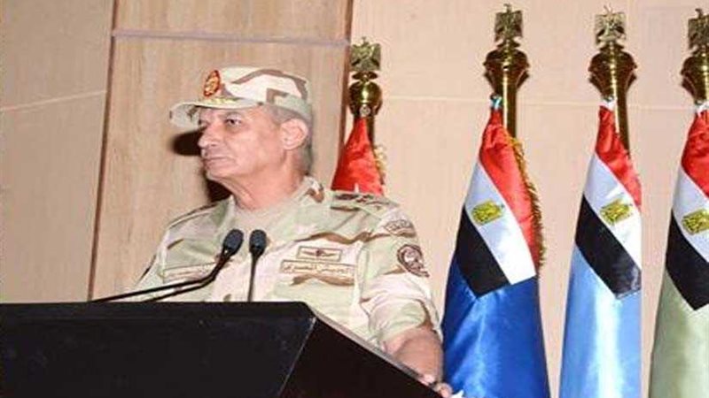 وزير الدفاع يلتقي