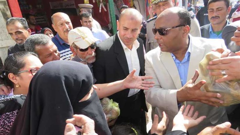 حسونة يتفقد شوادر