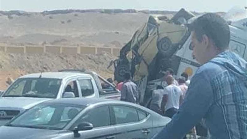 مصرع 3 وإصابة 10