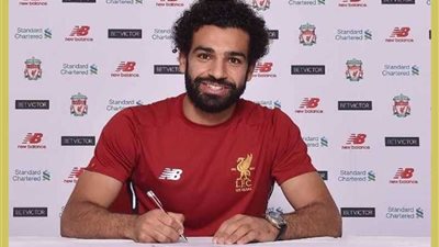 «صلاح» في ذكرى التعاقد مع ليفربول: حلم كنت أنفذه في البلاي ستيشن وتحقق!!