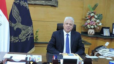 ضبط هارب من 5 أحكام بالبحيرة