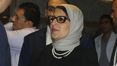 وزيرة الصحة تتوجه لمستشفى الشيخ زايد التخصصي للاطمئنان على مصابي حادث المنيا