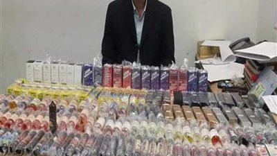 ضبط محاولة تهريب 1363 عبوة شيش الإلكترونية بمطار برج العرب