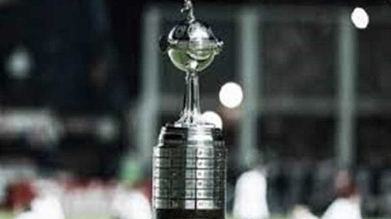 طاقم تحكيم من تشيلي