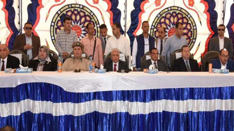 محافظ البحيرة في