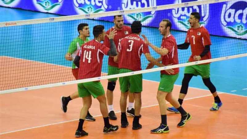 الجزائر تفوز على