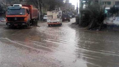كفر الشيخ تتعرض لأمطار غزيرة والمحافظ يوجه بسرعة التعامل مع تجمعات المياه
