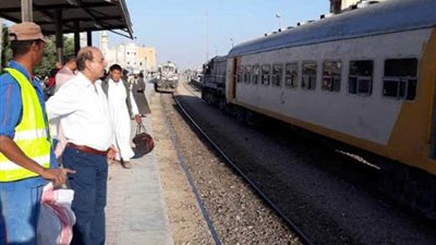 رئيس السكة الحديد للخدمات المتكاملة يتفقد محطة مطروح