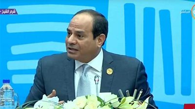 السيسي: مواقع التواصل يمكن أن تكون أداة للبناء (فيديو)